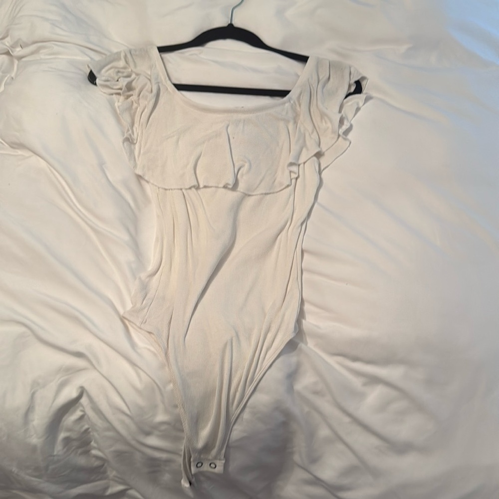 Express bodysuit white size Medium
